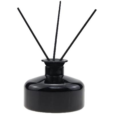 China Personal Care Fancy Black Color Home Fragrance Diffuser Bottle With Reeds for sale