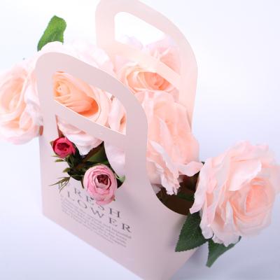 China Korea Style Recyclable Hand Flower Basket, Folded Waterproof Flower Handbag Kraft Paper Flower Box, for sale