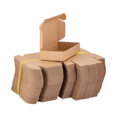 China Recyclable Packing Mailing Box With Magnetic Closure Private Label Shipping Box for sale