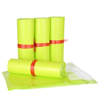 China Green Self Adhesive Mailing Envelope Strong Adhesive Biodegradable Mailer Bags Green Plastic Packaging Packaging For Garment for sale