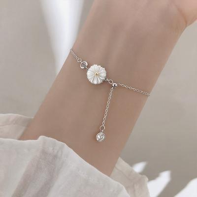 China High Quality 925 Sterling Silver Shell Daisy Sweater Bracelet Girl Bestie Summer Cute Student Bracelet Cold Wind for sale