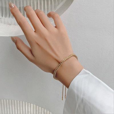 China Retro high-grade gold high sense of simple rope bracelet niche design girl boudoir cold wind ornaments for sale