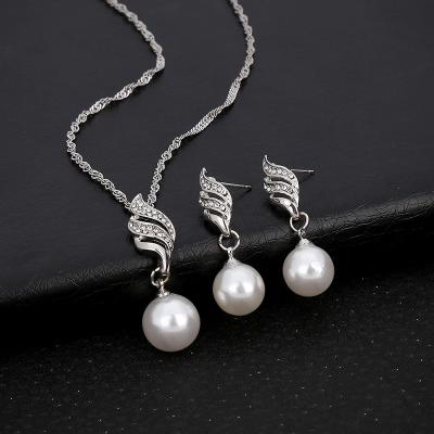 China New High Quality Korea Crystal Rhinestone Pearl Choker Gold Bead Plated Earring And Necklace Jewelry Sets For Women for sale