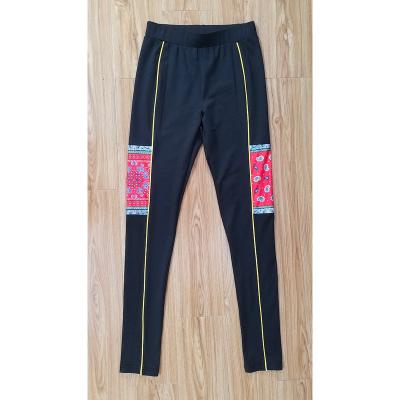 China Breathable Custom Lift Up Legging Tight Fitness High Waisted Sports Pants Women Yoga Gold Print Legging for sale