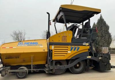 China XCMG RP603L máquina de pavimentación usada 13t capacidad neumáticos de cuatro ruedas para transición flexible en venta