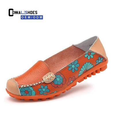 China Flat Casual Slip On Loafers Floral Print Pumps Women Walking Flat Shoes for sale