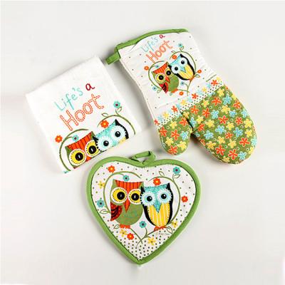 China Heat-insulating pot holder printed with 100% polyester oven gloves for sale