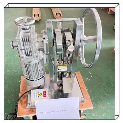 China 1400r / Min Desktop Punch Tablet Press Machine TDP-5M 550W for sale