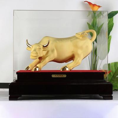 China Custom High Quality Minimalist Souvenir Metal Crafts With 24K 99.9% Pure Plating Gold Wall Street Bull Statue Taurus for sale