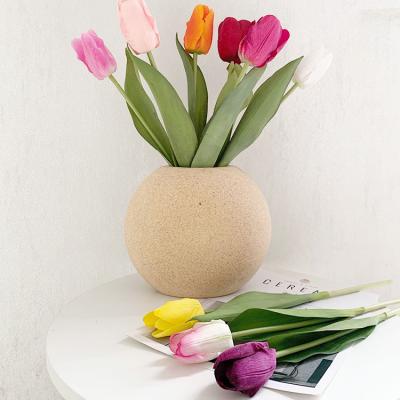 China Hand Moisturizing Artificial Tulip Flower High Quality Artificial Tulip For Home Wedding Decoration for sale