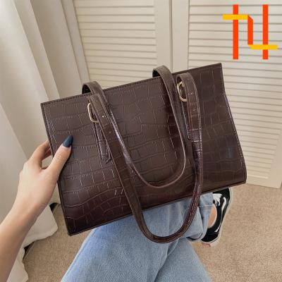 China 2022 large capacity fashion trends women handbags wholesale PU leather shoulder bag high quality fashion women shoulder bags for sale