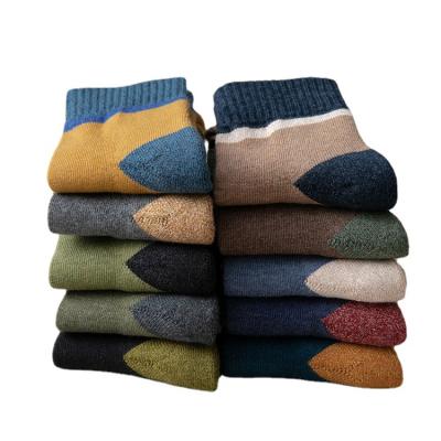 China Patchwork Color Block 100 Cotton Thick Cushion QUICK DRY Organic Combed Winter Warm Socks For Men for sale