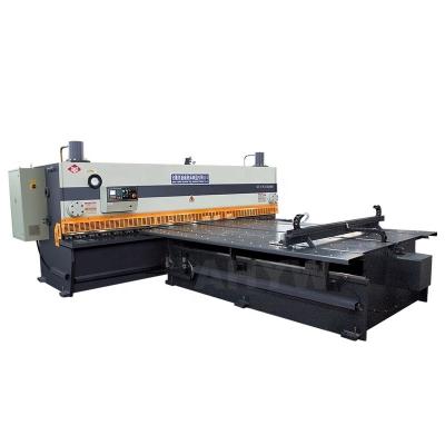 China Factory Hydraulic Plate Shearing Machine with Automatic Sheet Feeding Straightener and Unwinding Conductor Line for sale