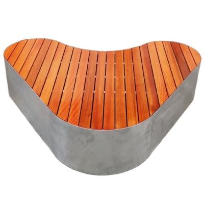 China Outdoor Heart-Shaped Solid Wood Bench Garden Metal Frame Bench for sale