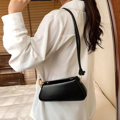 China 2022 Women Chian PU Leather Vintage Black Shoulder Bag Women's Fashionable Black WHITE Handbag Tote Bags for sale