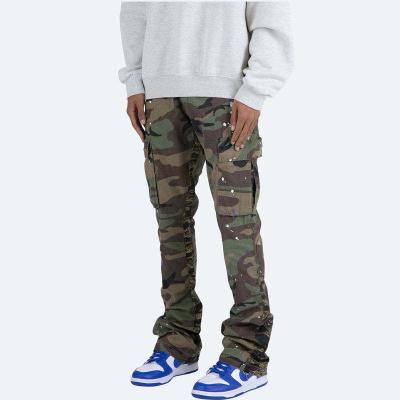 China Anti-wrinkle custom wholesales streetwear paint splatter camouflage trousers ripstop pile rocket cargo pants men for sale