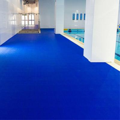 China Beautiful Colorful Universal Outdoor Interlocking Swimming Pool Tiles Flooring Pools Areas Sports Courts Wet Mat for sale