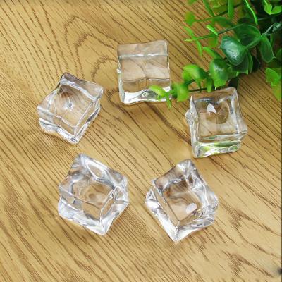 China Whole Sale Acrylic Fake Decors Clear Ice Cube Reusable Acrylic Ice Rocks Crystal Ice Cube Decors For Decorative Party for sale