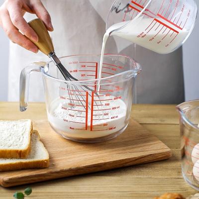 China Gennai 1000ml Heatable Kitchen High Borosilicate Glass Measuring Cup High Temperature Resistant Glass Measuring Cup for sale