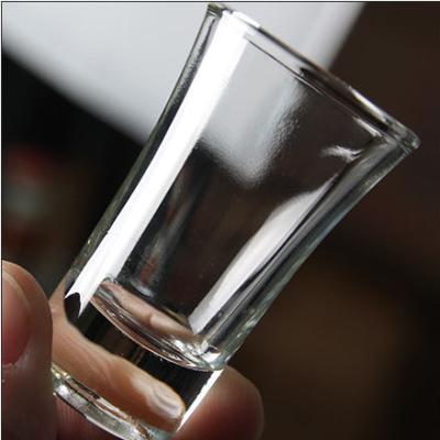 China Custom Shot Glass Batch Thick Bottom 10ML 10ML Spirits Cup Cowhide Box Whiskey Glass Bullet Glass Shot Glass for sale