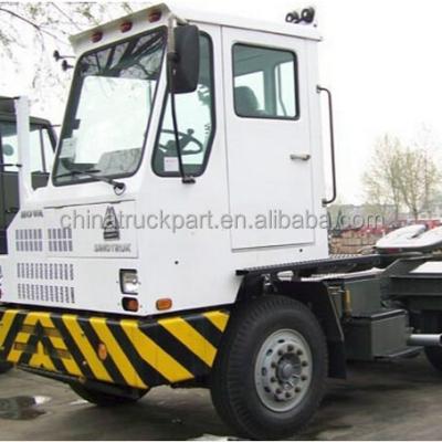 China SINOTRUK HOVA 4X2 Tractor Terminal Port Terminal Tractor 4920x 2496x3000 for sale