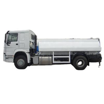 China SINOTRUK HOWO 4x2 Fuel Tank Truck 6W Oil Tank 11 Liters 6000 10000 - 20T Liters for sale