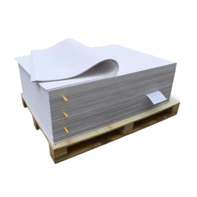 China 60 gsm plain pe rustproof kraft paper roll coated kraft liner board kraft paper box holder for sale