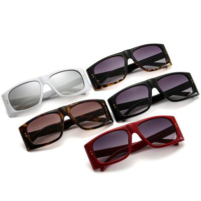 China Narrow Chunky Plastic Frame Sun Glasses Vintage Rectangle Sunglasses Retro Fashion Designer Sun Glasses for Women and Men Trendy Shades CL400891 for sale