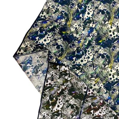 China Custom printed cotton poplin fabric 115gsm cotton poplin fabric 40*40/133*72 anti-static for men's T-shirt for sale