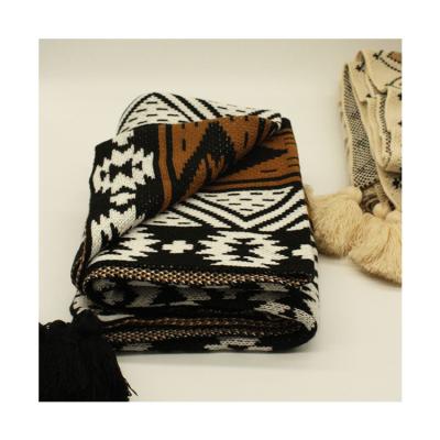 China High Quality Picnic Anti-pilling Customized Soft Teach Bohemian Weighted Knitted Blanket Spray for sale