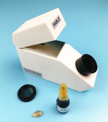 China 0.002 Accuracy Gem Refractometer with Brightness Adjusted Switch for sale