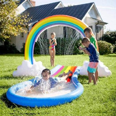 Китай 2020 Baby 2020 PVC Rainbow Hot Inflatable Arch Kids 3 Years Lawn Over Water Toy Play Rainbow Arch Sprinkler Arch Mat продается