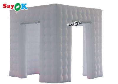 China tienda portátil los 8.25ft blanca de la cabina de la foto del cubo de 3 puertas de los 2.5m inflable con la luz llevada en venta