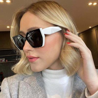 China 2021New Arrival Fashion Sunglasses SHINELOT 95324 Inspired Unique Oversized Sun Glasses Women Sun Glasses UV400 Frames for sale