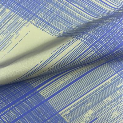 Cina 88GSM 100%P 50D*50D Polyester fabric in vendita