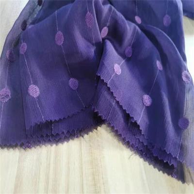 Cina solido chiffon di Crinckle del ricamo del tessuto del poliestere di 30dx30d 39gsm in vendita