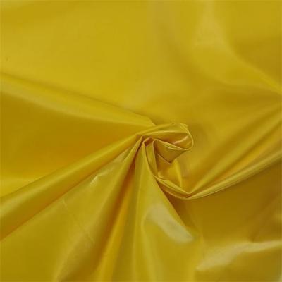 China Poliéster contínuo Shell Fabric macia 75dX75d de Wr 230gsm da laminação à venda