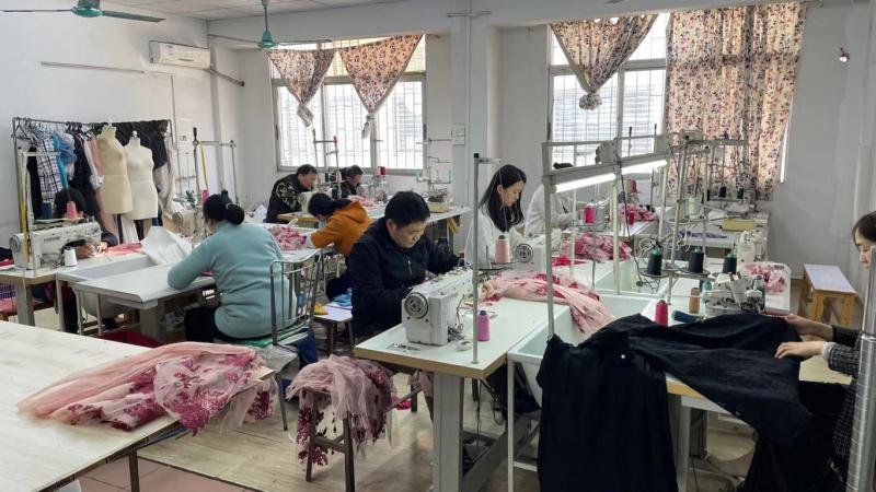 Verified China supplier - Dongguan Humen Three Brothers Fashion Factory