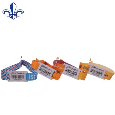 China Waterproof / Waterproof China Supplier Barcode RFID Wristbands Customized Chip Wristband for sale