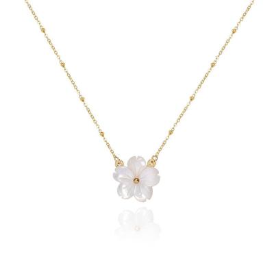 China TRENDY Fashion Jewelry White Shell Flower Necklace Stainless Steel 18K Gold Plated Flower Shape Pendant Necklace For Women for sale