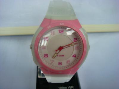 China Plastic Quartz Women Analog Watches with LED Flash Beam for sale