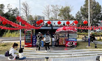 China Waterproof Modular Box Pop Up Glamping Connect Pod Canopy Tent for Mobile Stores for sale