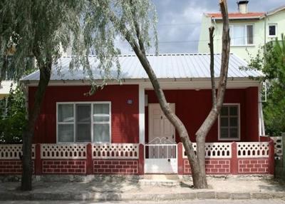 China Casas prefabricadas modernas de acero de la luz portátil verde de la casa del jardín con el pasillo en venta