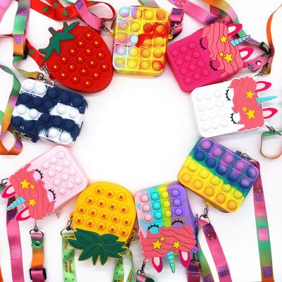 China 2021 hot sale cute little girl fashion popit child chain silicone pop it unicorn child coin purse and handbags for sale