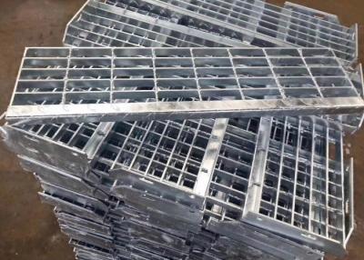 China Silver 30*60cm Steel Grating Galvanized Expanded Metal Walkway for sale