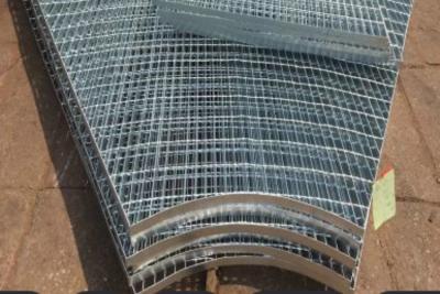 China Carbon Steel Serrated Galvanized Grating 25x3 Serrated Steel Bar Grating for sale