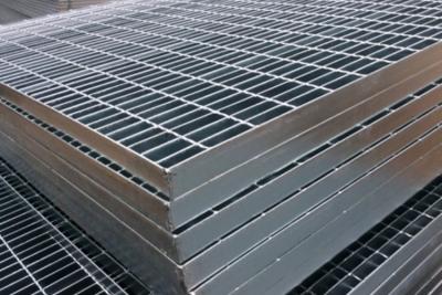 China 30x100mm Pitch Galvanized Steel Grating 6mm Crossbar Metal Grating for sale