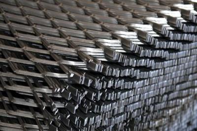 China Indoor Stainless Expanded Mesh Screen With 2mm-50mm Strand Spacing for sale