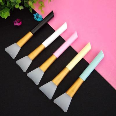 China Angular Blush Bulk Wholesale Cheaper Price Silicone Face Mask Applicator Brush for sale