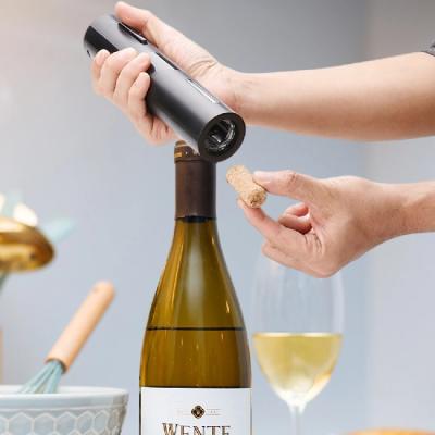 China 2022 New Arrival Electric Wine Opener Black Automatic Stocked Wine Bottle Corkscrew for sale